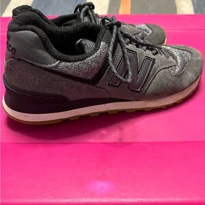 New Balance Gray and Black Athletic Shoes with Cushioned Midsole